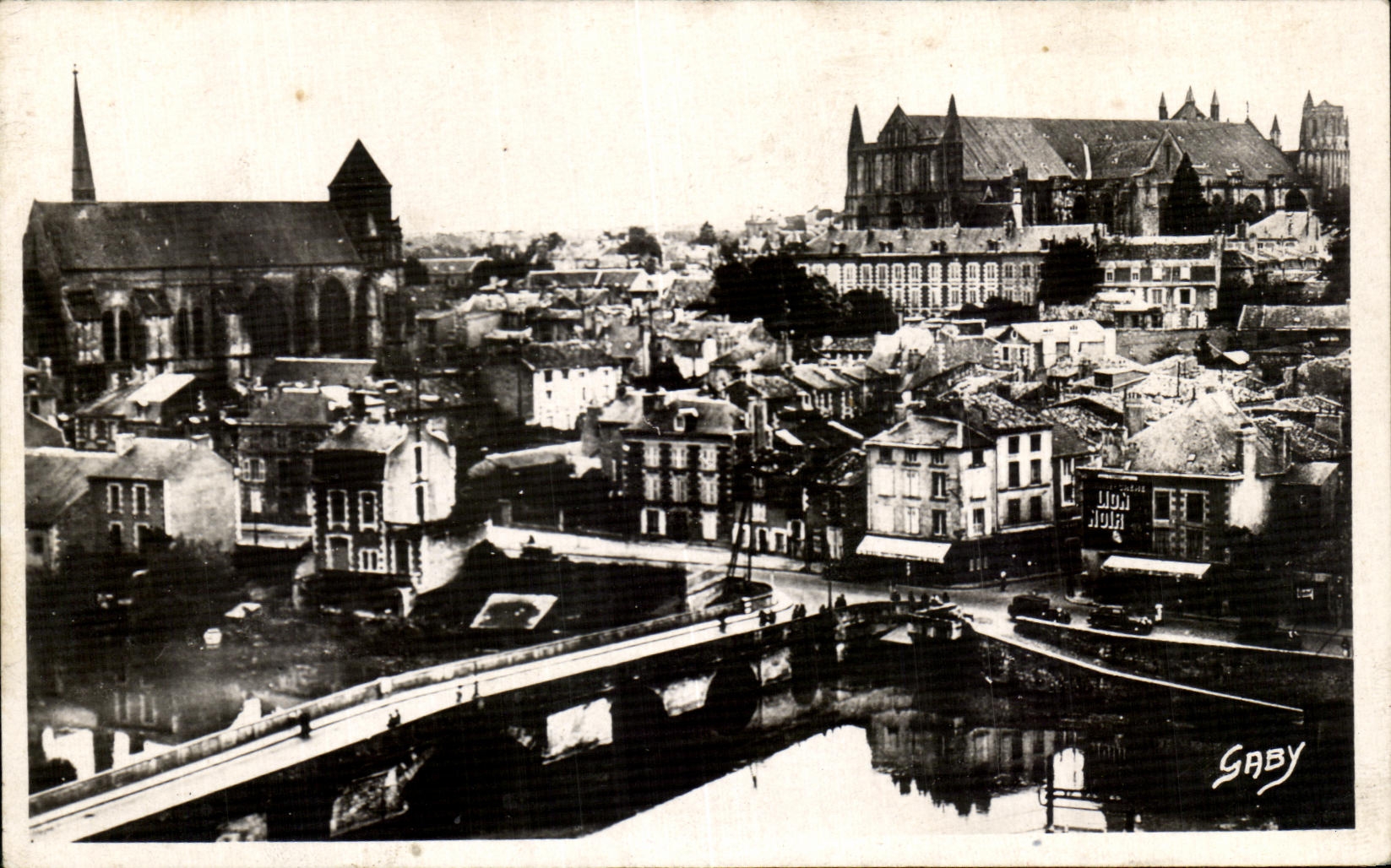 CPA Poitiers Joubert Bridge on left Clain church co Radegonde on the right Cathedral Saint Pierre
