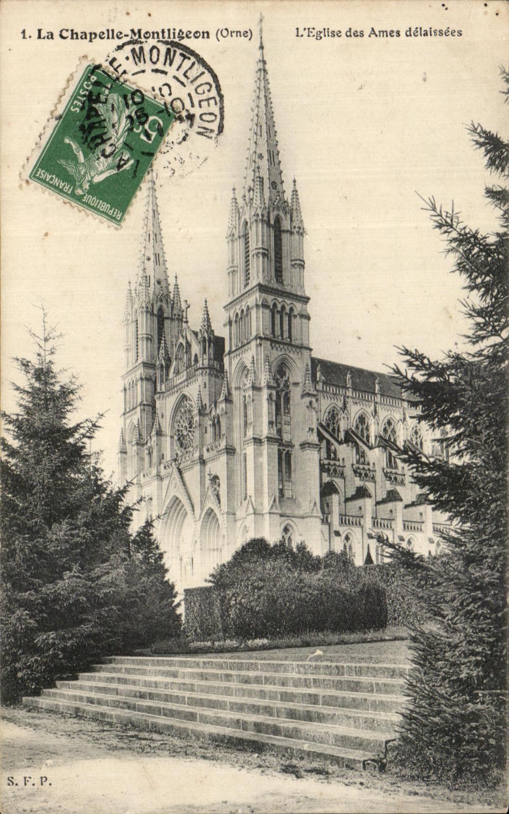 CPA La Chapelle Montligeon L'Eglise des Ames delaissees