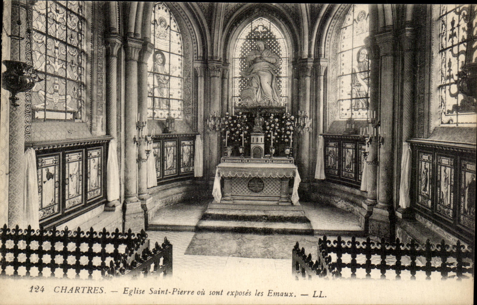 CPA Chartres Church Saint Pierre or are expose Enamels
