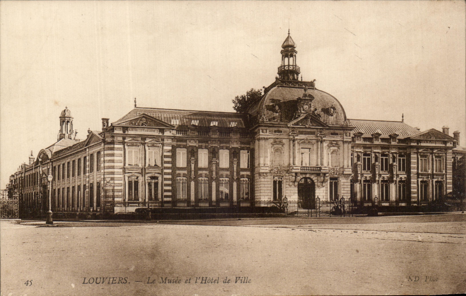CPA Louviers the Museum and the Town hall