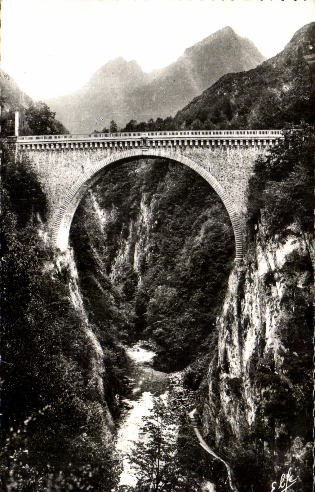 CPA Saint Saver the Napoleon Bridge