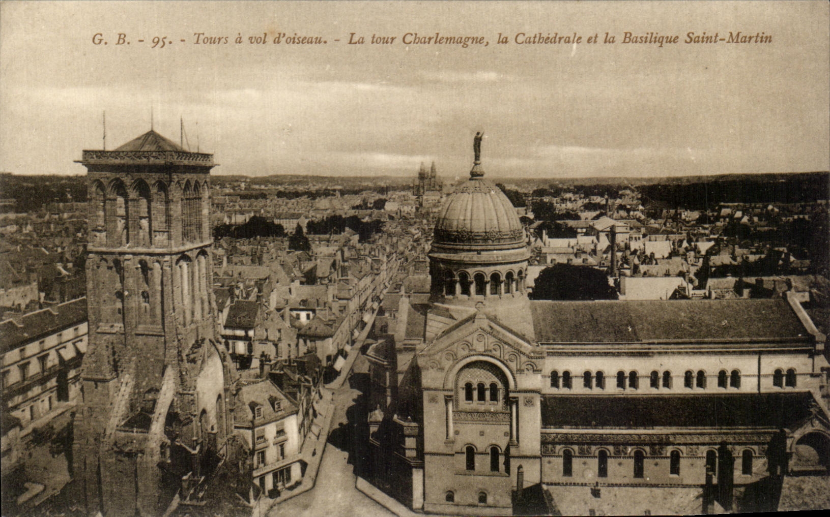 CPA Tours A Val D'oiseau La Tour Charlemgne La Catbedrale et La Basilique