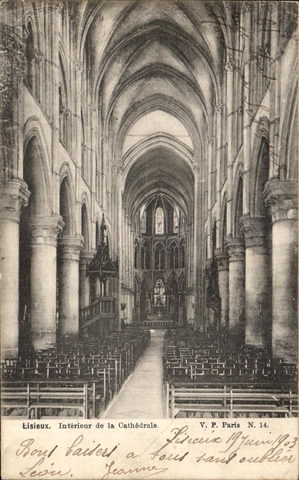 CPA Interior Lisieux of the Cathedral