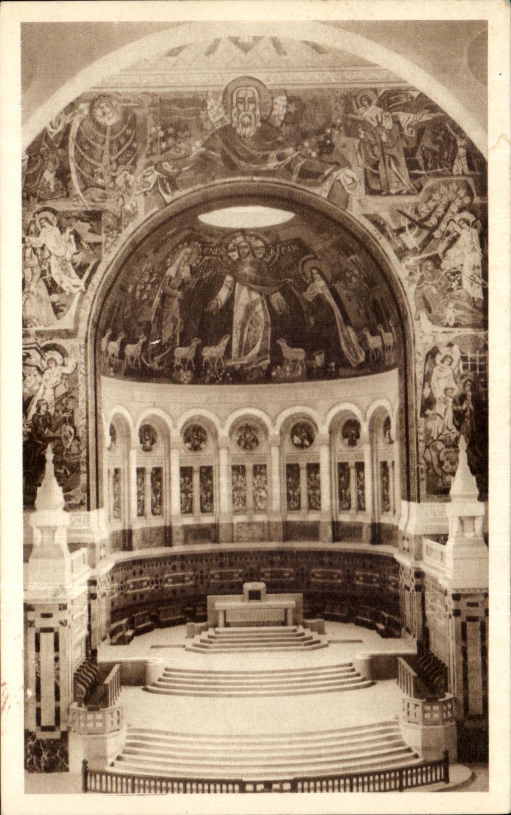 CPA Basilique De Lisieux Triumphal arch and Chorus