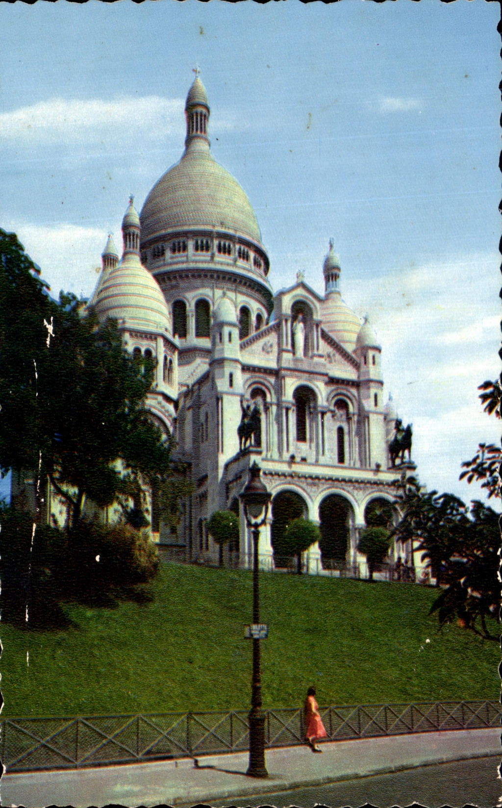 CPA Paris Basilica of the Sacring Heart of Montmartre