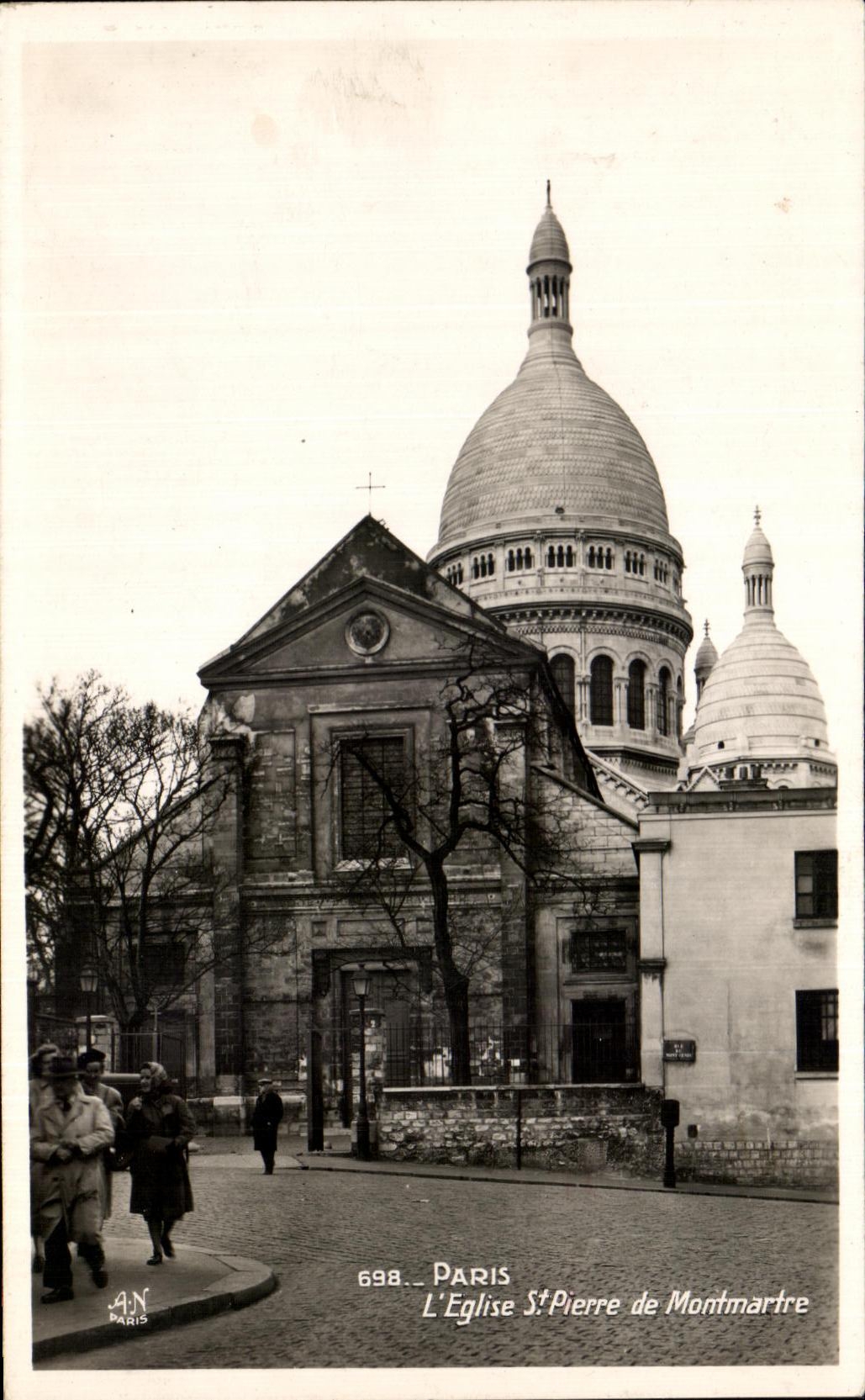 CPA Paris the Church St Pierre de Montmartre Crowns Heart