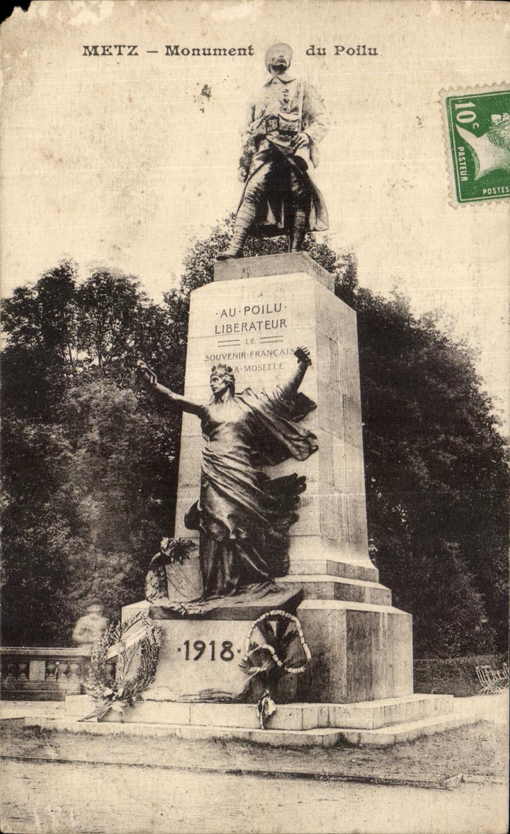 Monumento de CPA Metz de Militaria melenudo