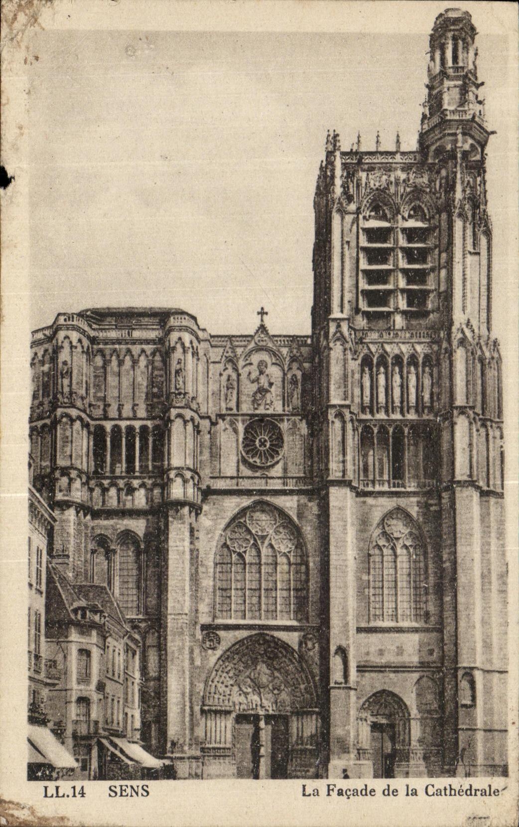 CPA Sens the Frontage of the Cathedral