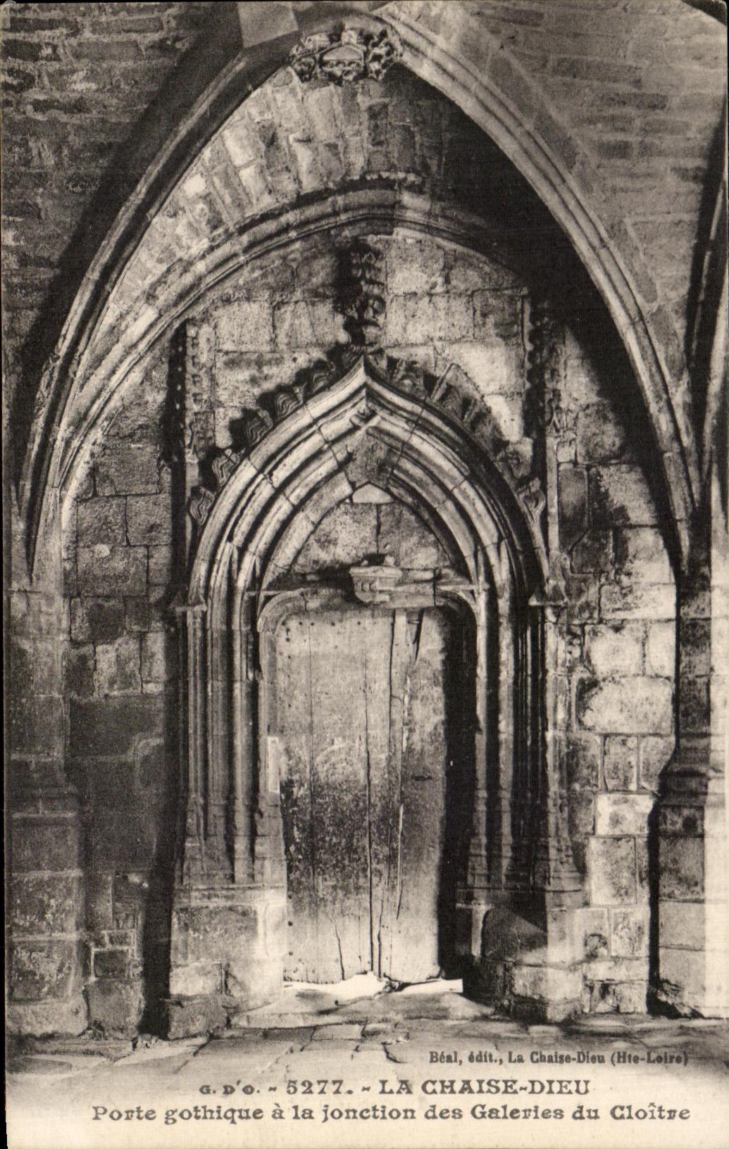 CPA la puerta gotica de dios de la silla con la ensambladura de las galerias del claustro