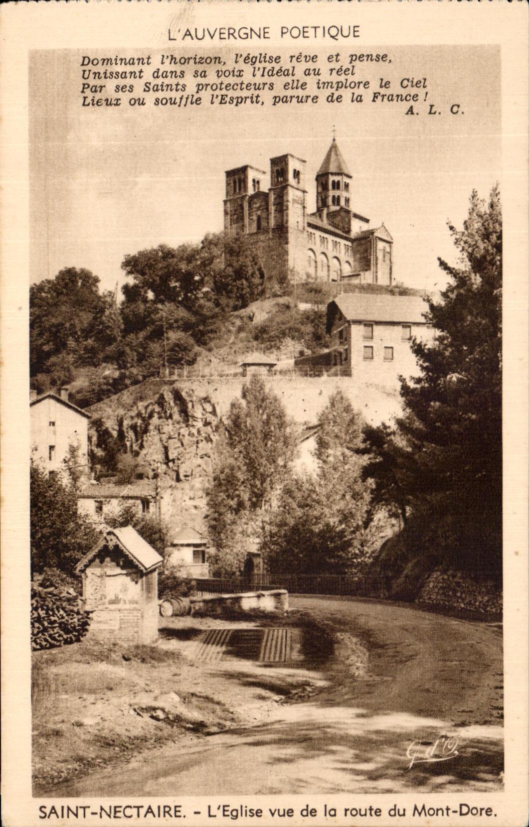 CPA Saint Nectary the Church Seen Of the road of the Mount Gilds