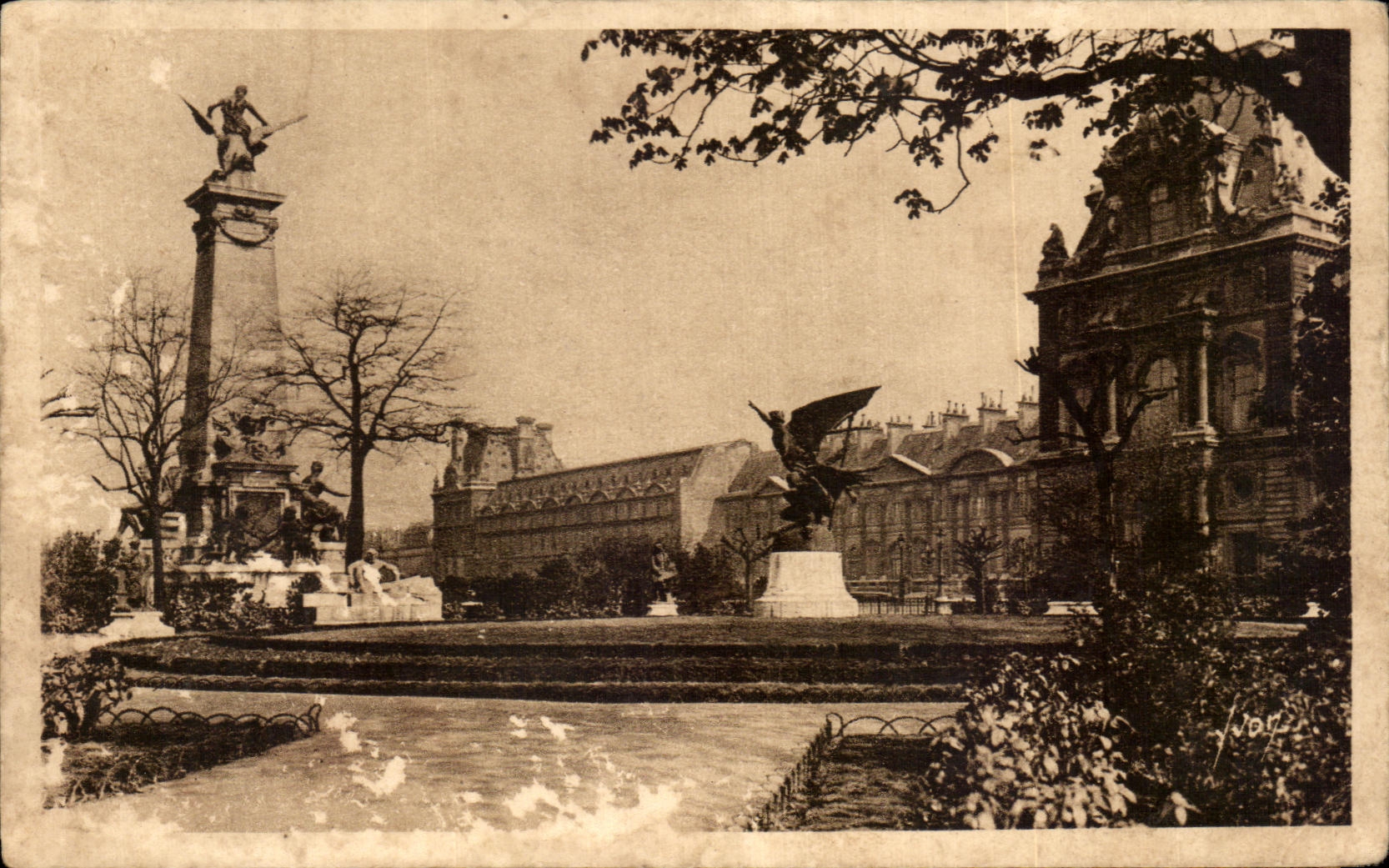 CPA Paris While Strolling Garden Of Tileries Pavillon De Rohan