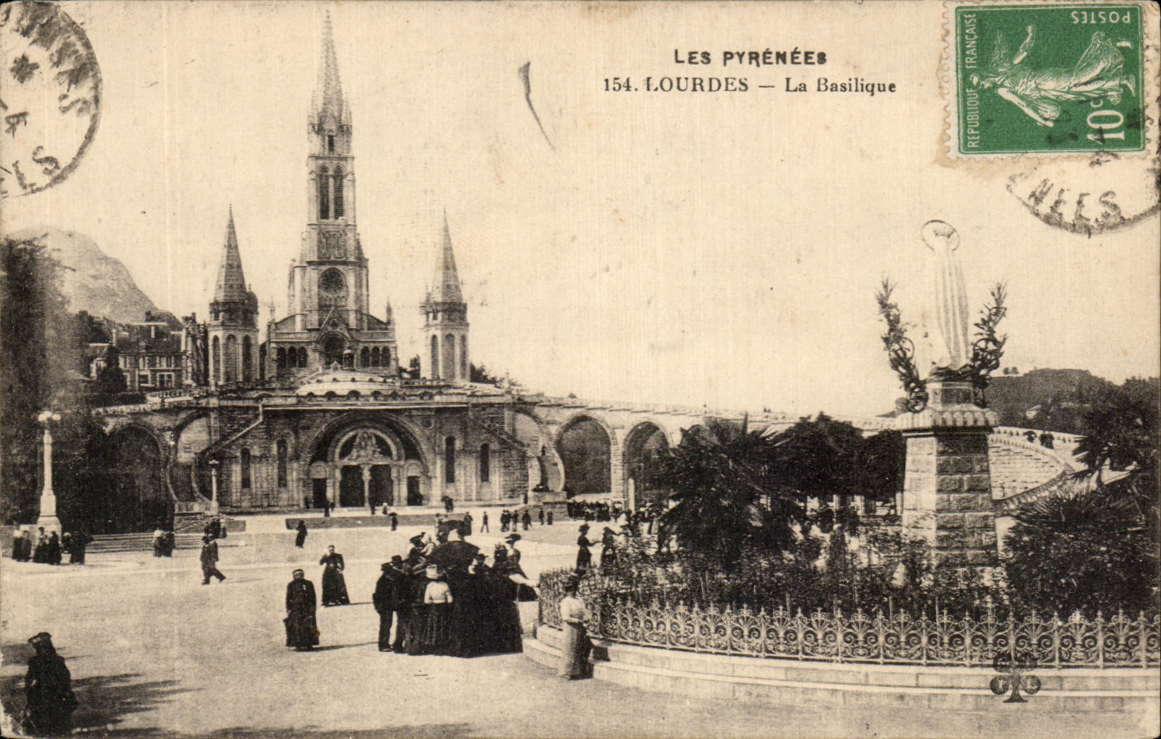 CPA the Pyrenees Lourdes the basilica