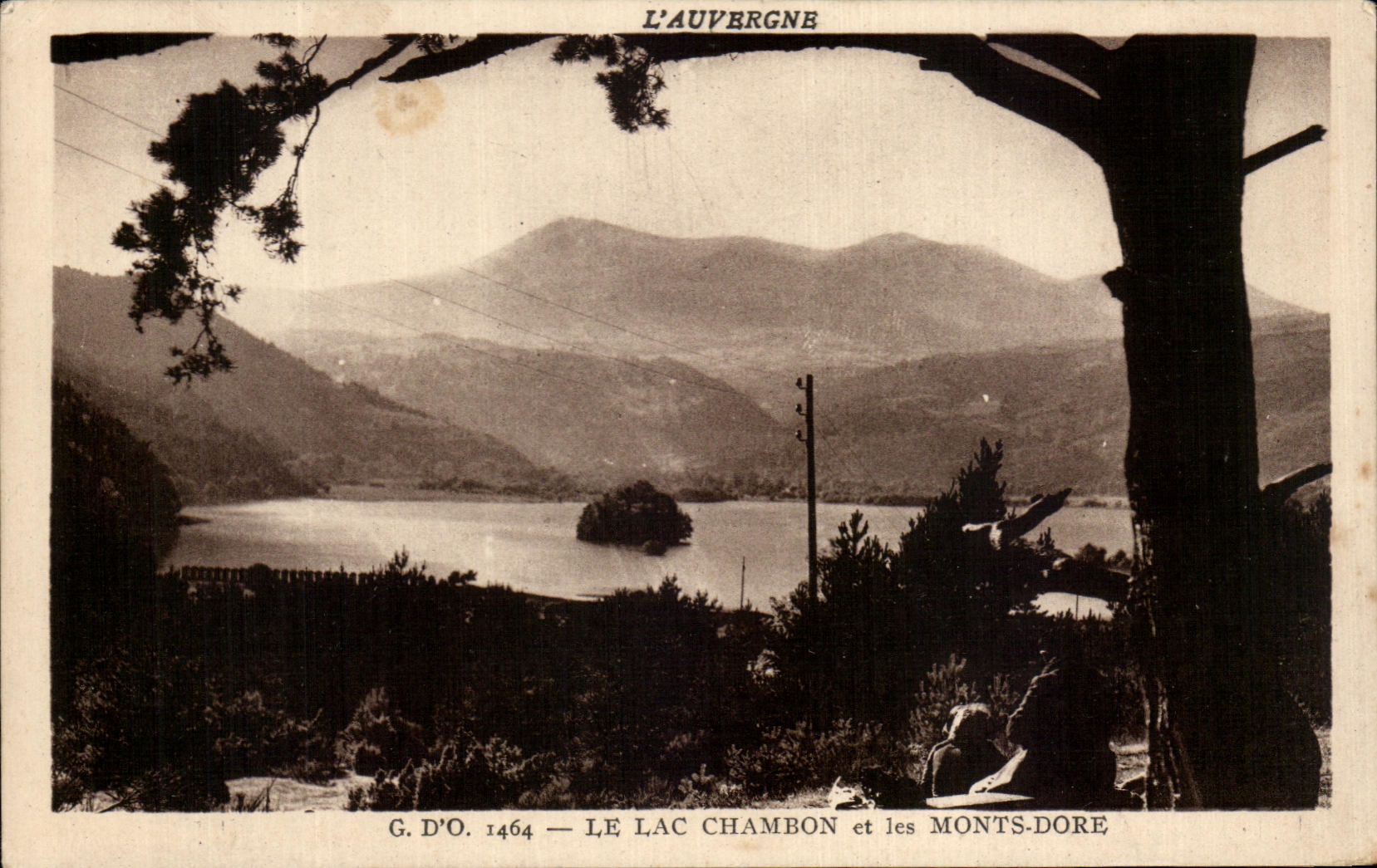 CPA the Lake Chambon and the Mounts Gilds