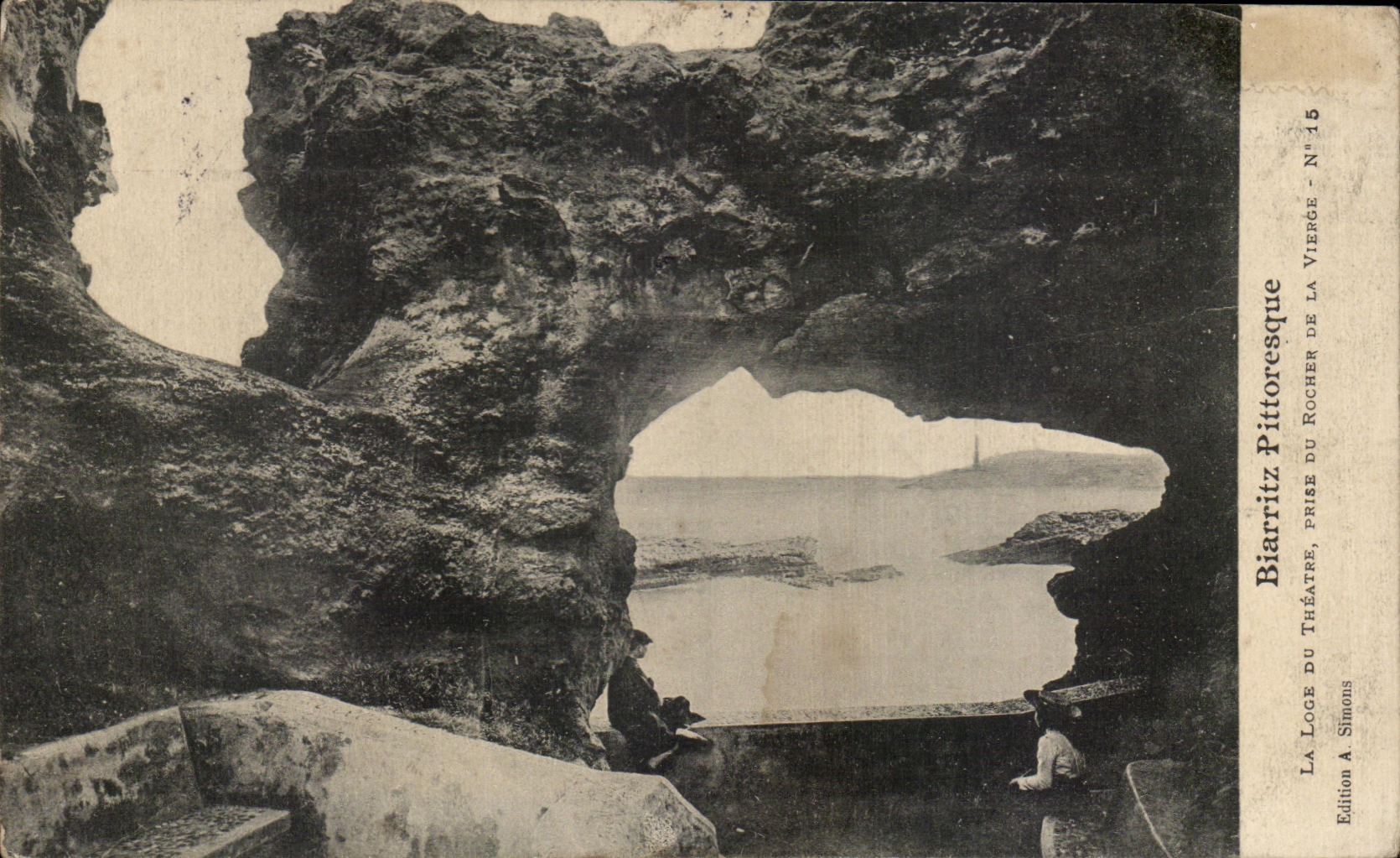 CPA Biarritz Pittoresque La Loge Du Theatre Prise Du Rocher De la vierge 