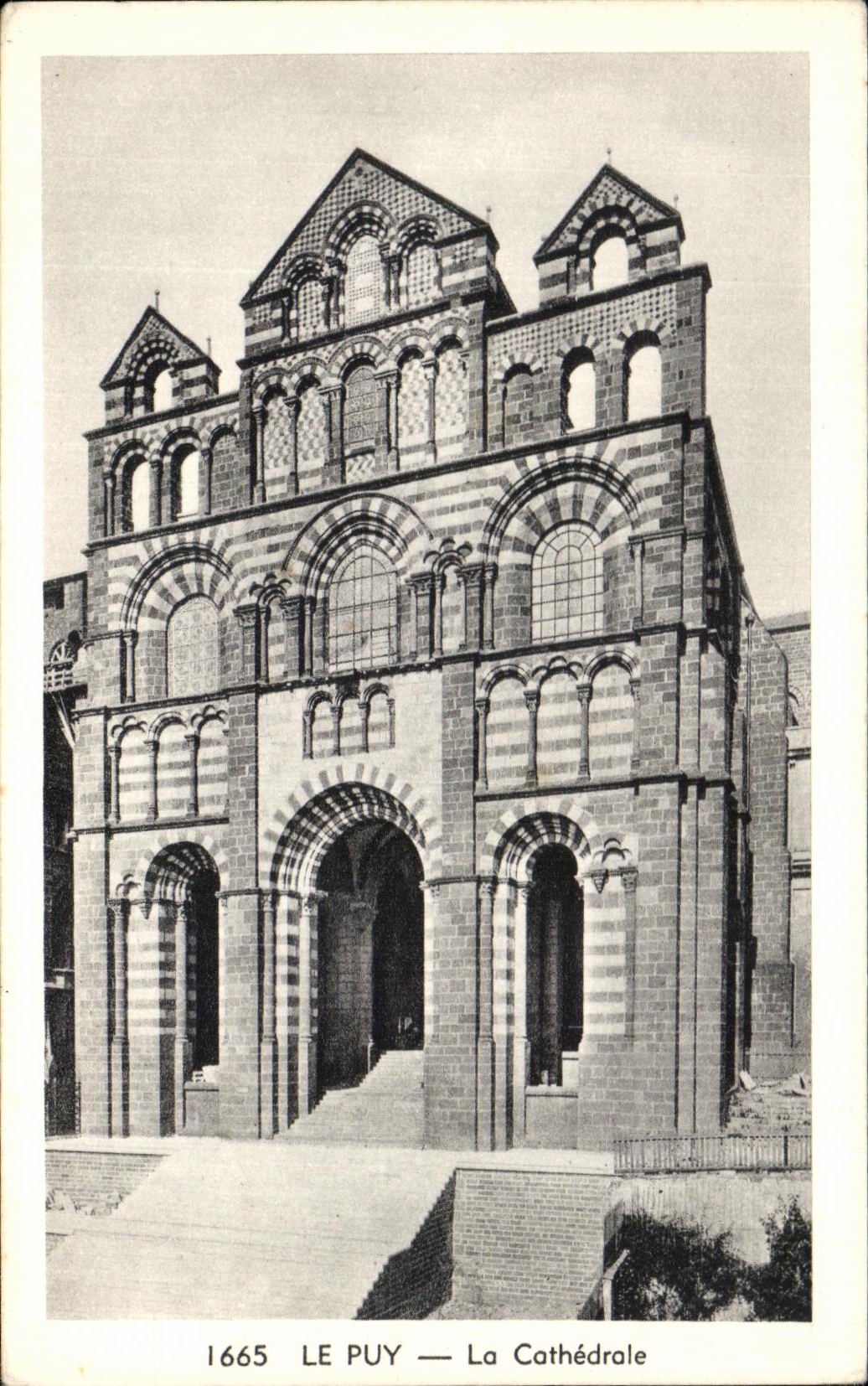 CPA Le Puy La Cathedrale