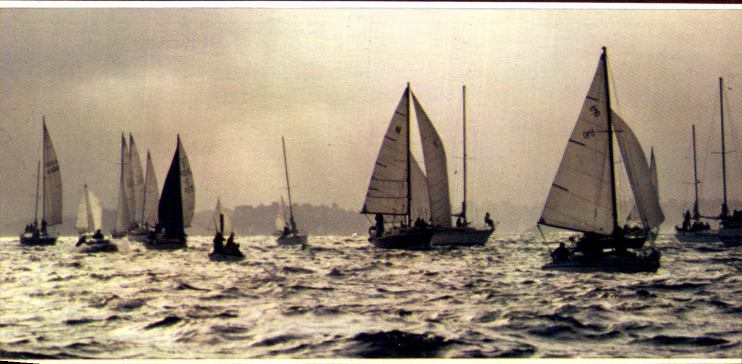 MODERN CARD Departure for the race Chateaulin Boats