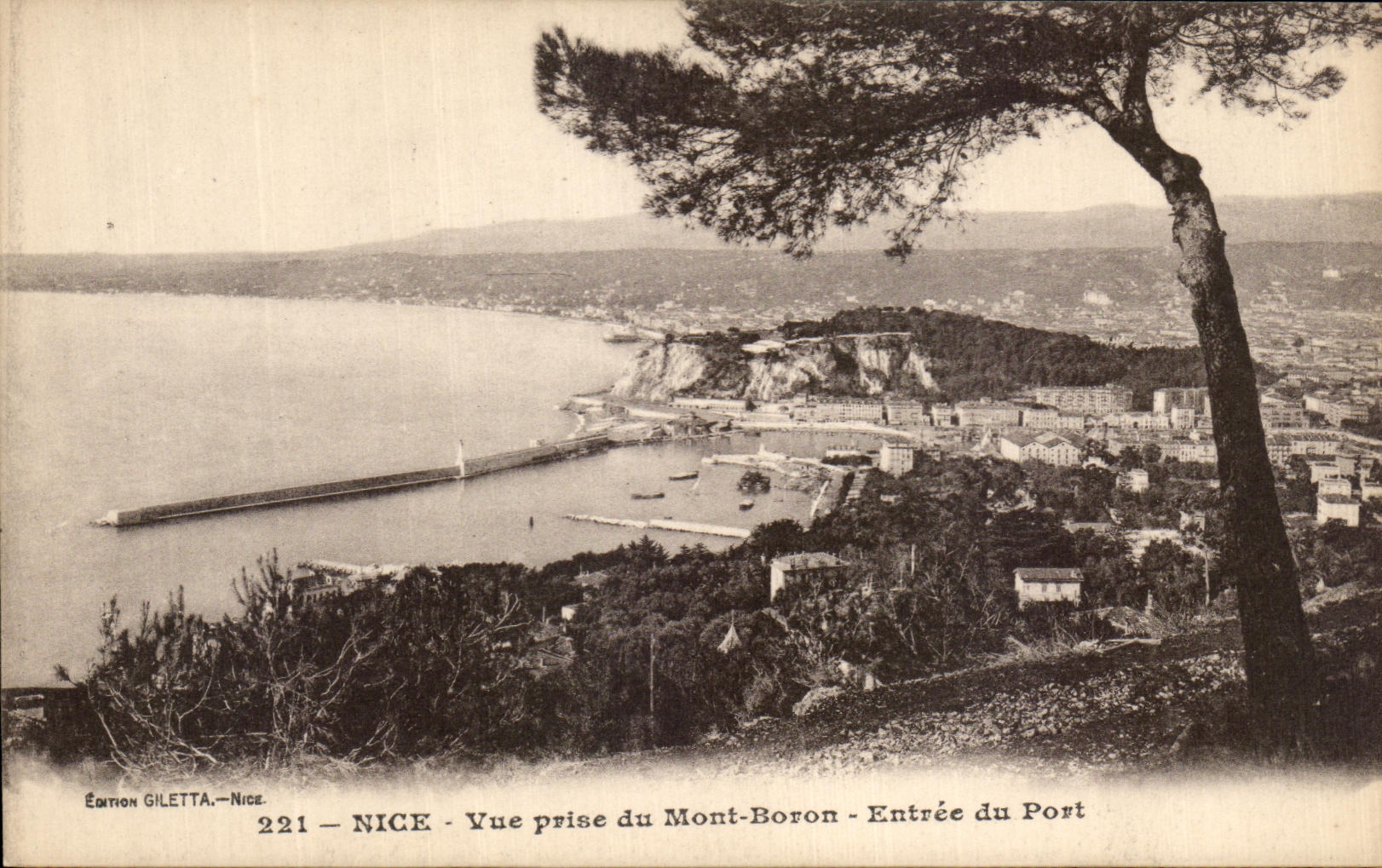 Niza de CPA vista de la entrada del montaje del boro del puerto