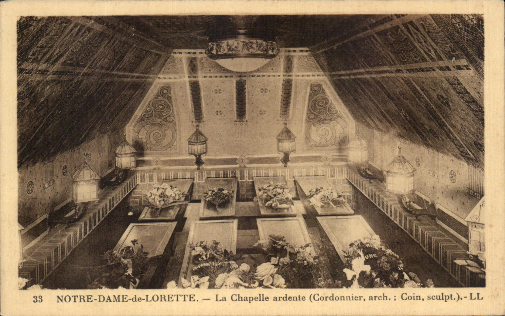 CPA ND de Lorette Notre Dame La Chapelle ardente 