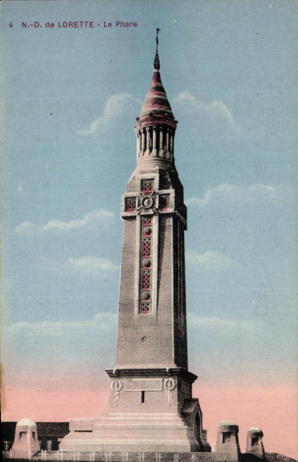 CPA ND de Lorette Le Phare