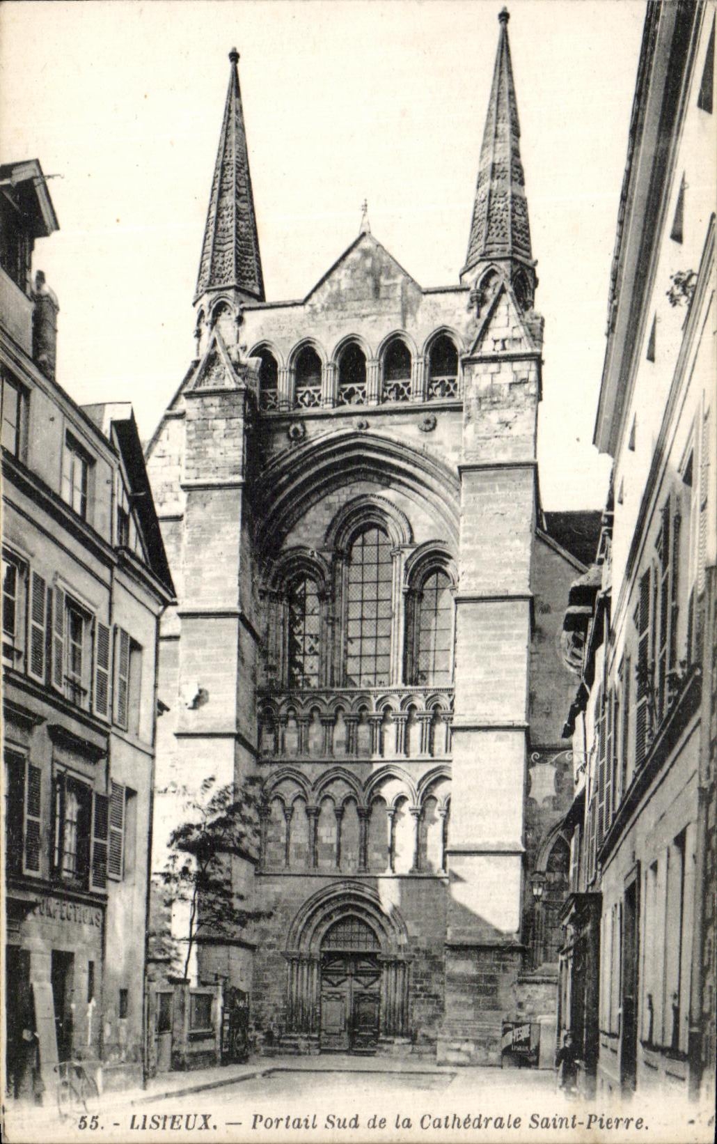 CPA Lisieux Southern Gate of the Cathedral Saint Pierre