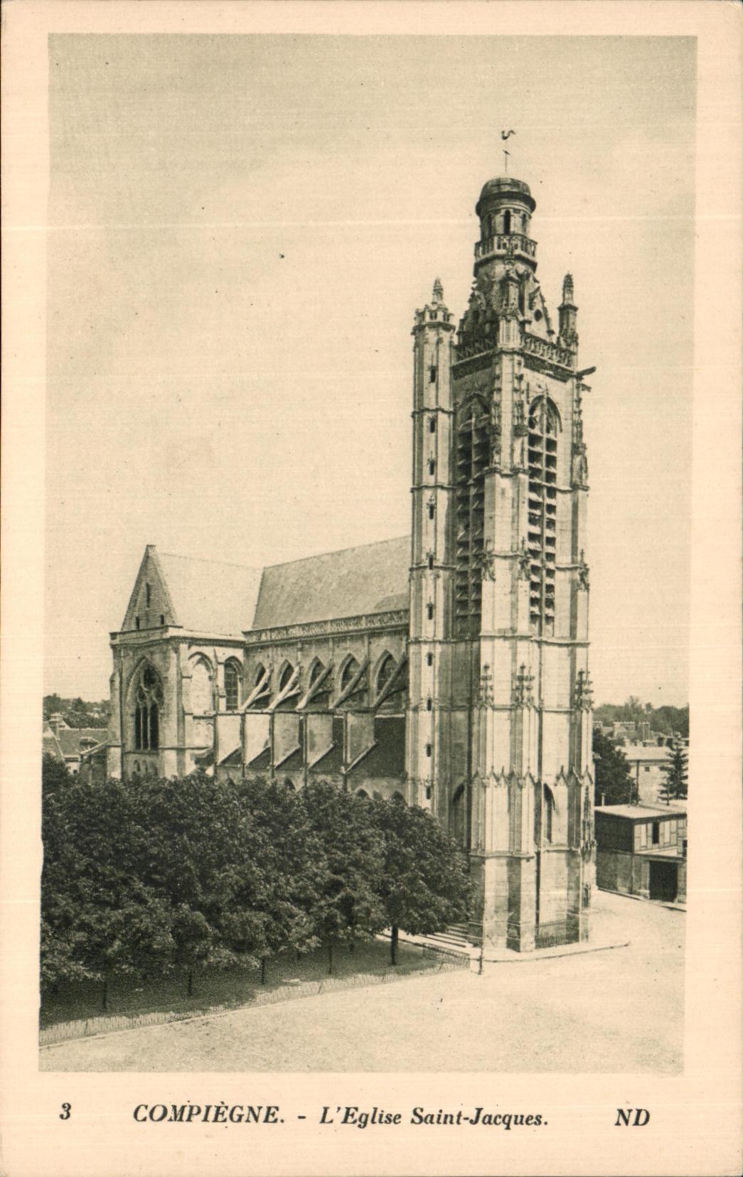 CPA Compiegne el santo Jacques de la iglesia