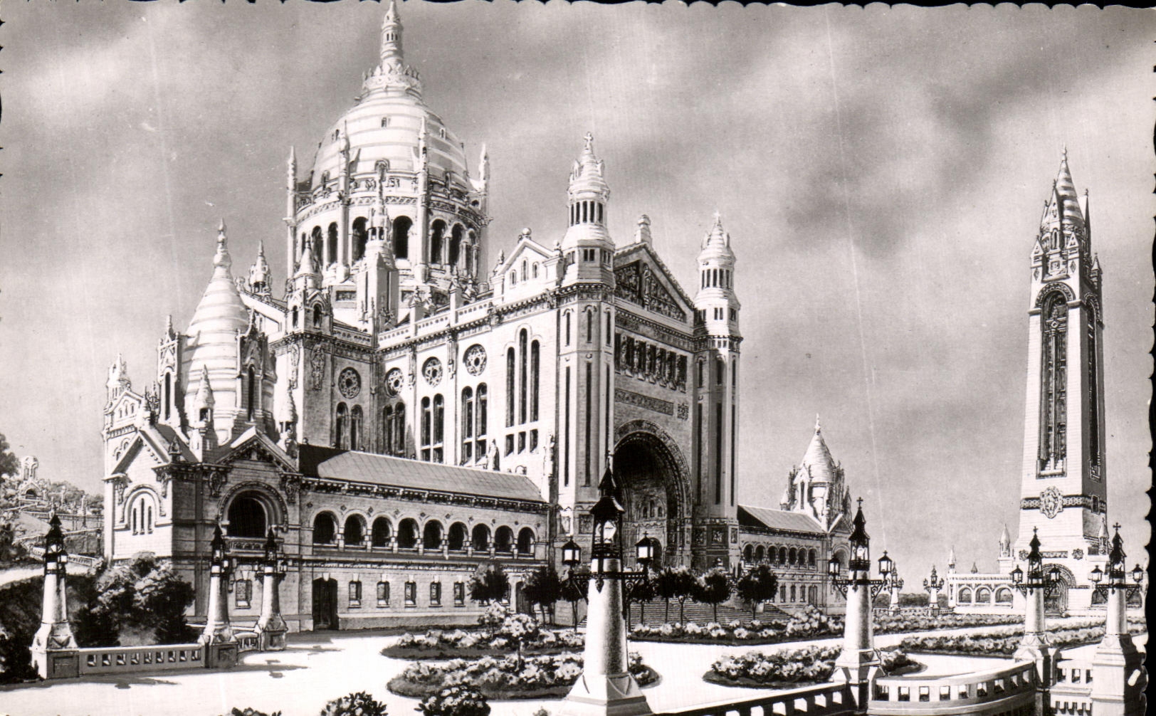 CPA Basilique De Lisieux General Panorama