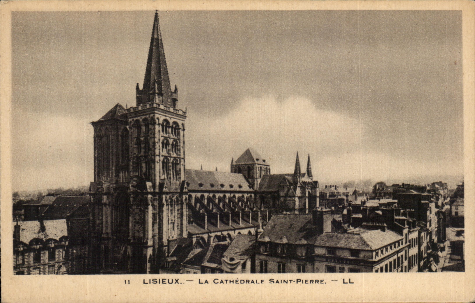 CPA Lisieux the Cathedral Saint Pierre