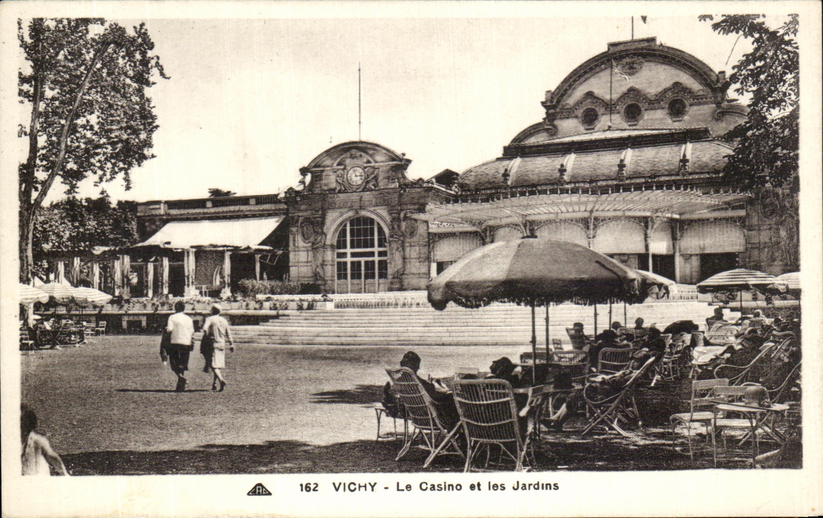 CPA Vichy Le Casino et les Jardins