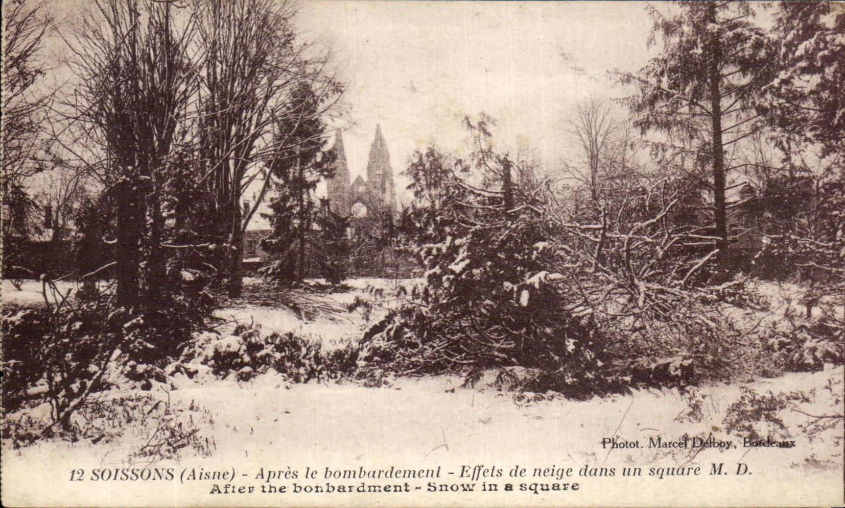 CPA Soissons After the Bombardment Effects of snow in a Public garden