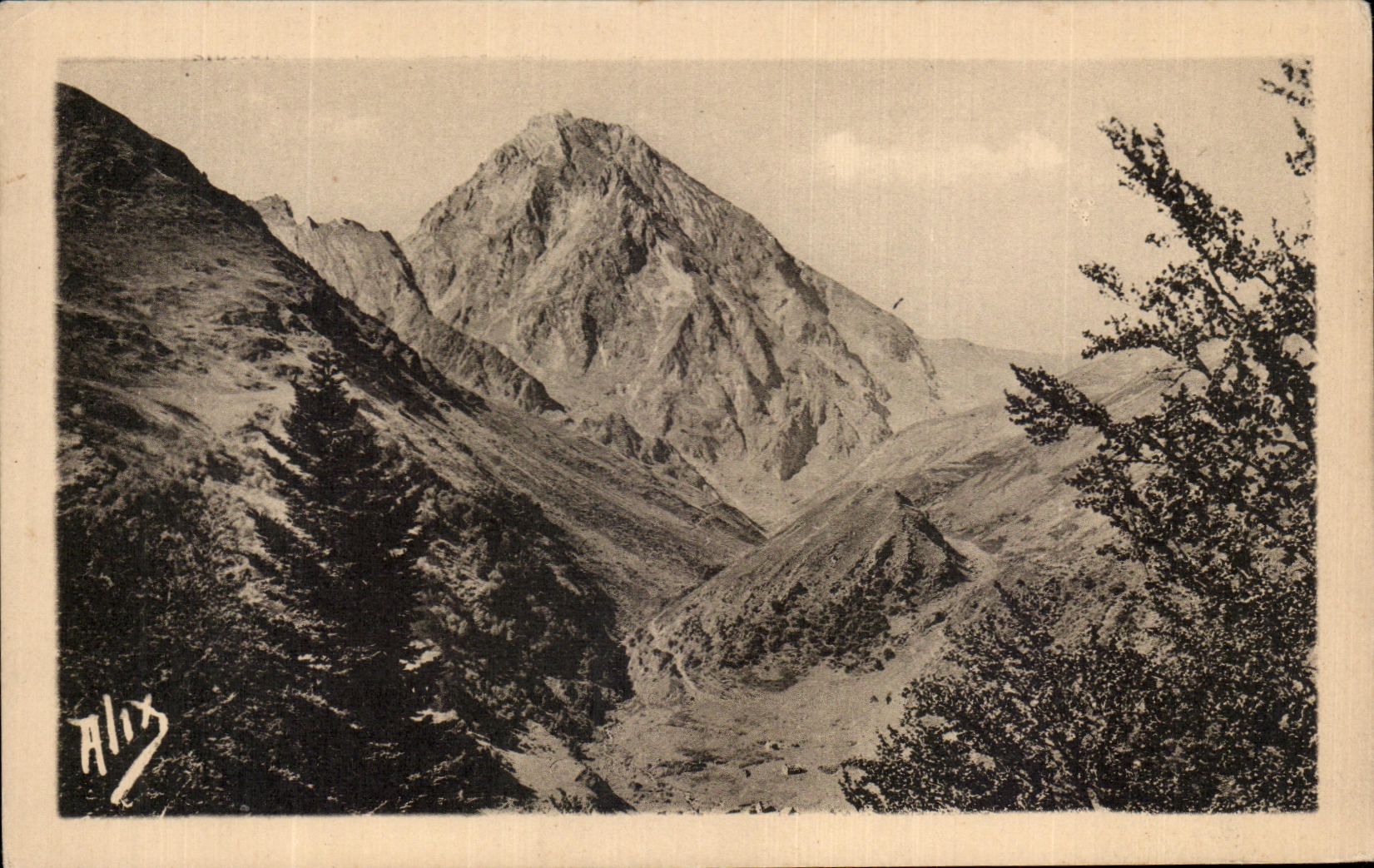 CPA the Pyrenees the Peak of the South of Bigorre measured seen of the Road of Tourmalet in bottom the Huts of Tramezaygues