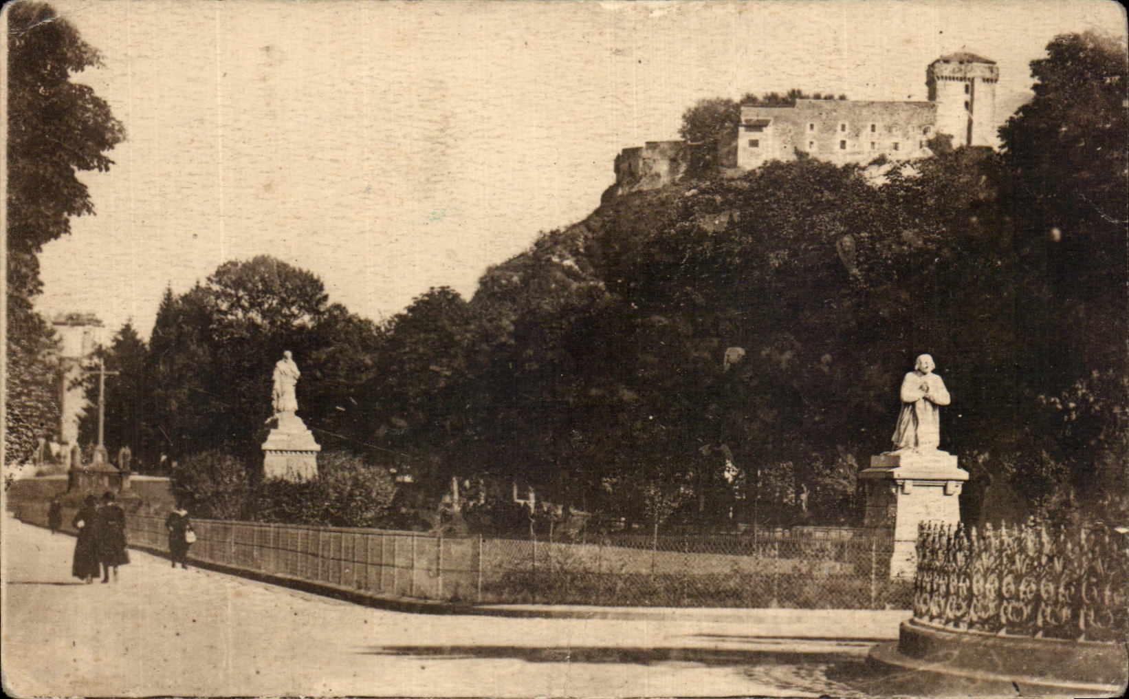 CPA Lourdes the Castle