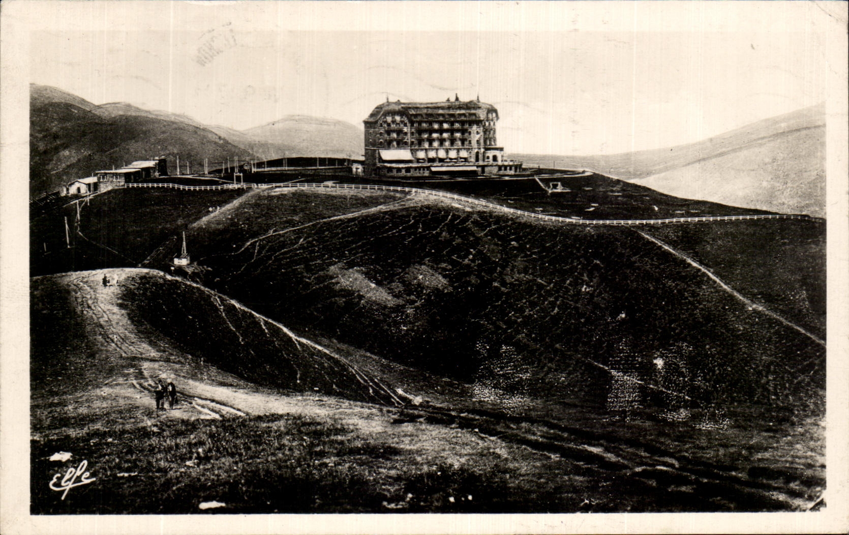CPA Luchon Superbagneres Train station and the large hotel
