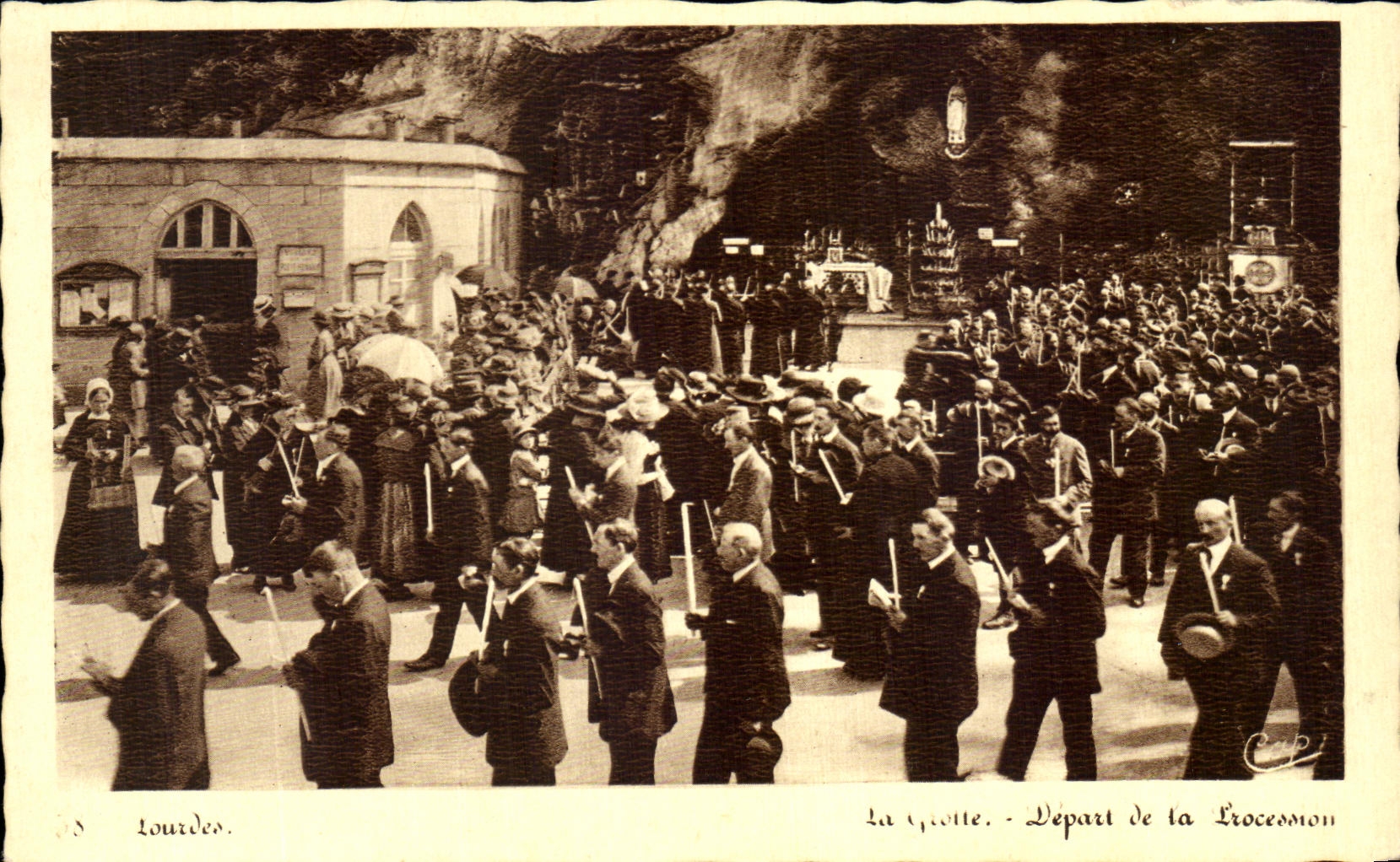 CPA Lourdes PLa grotet Departure of the Procession