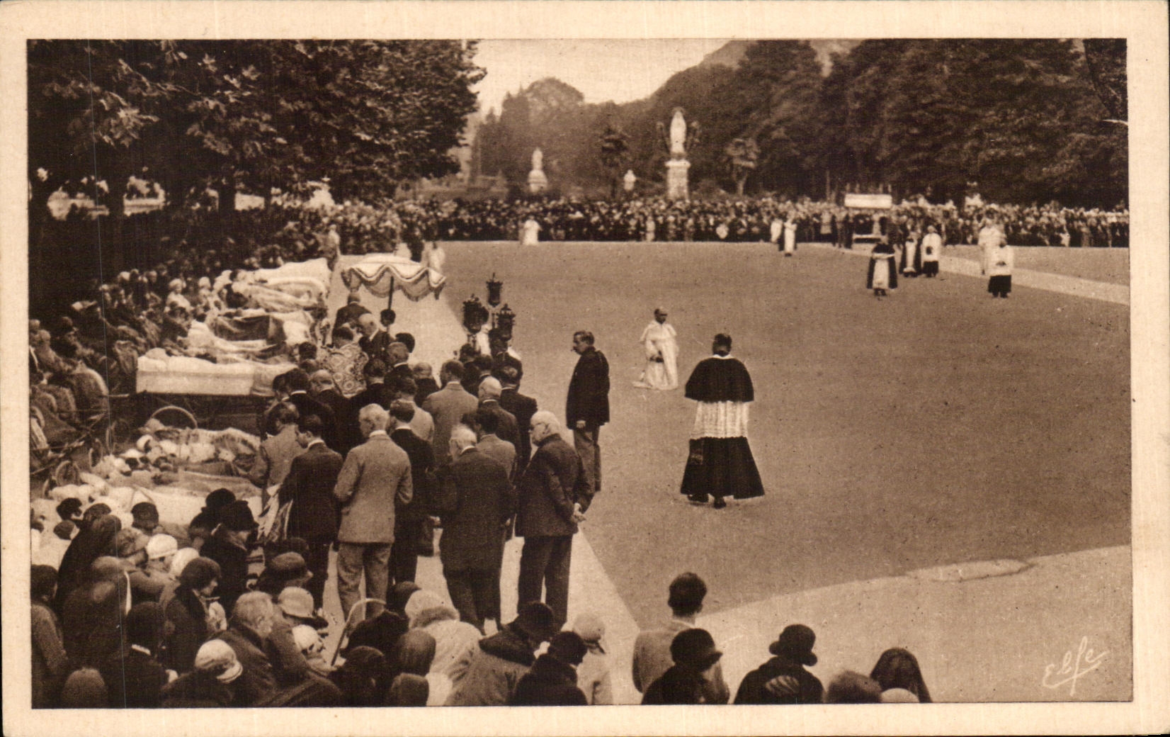 CPA Lourdes the Blessing of the Patients