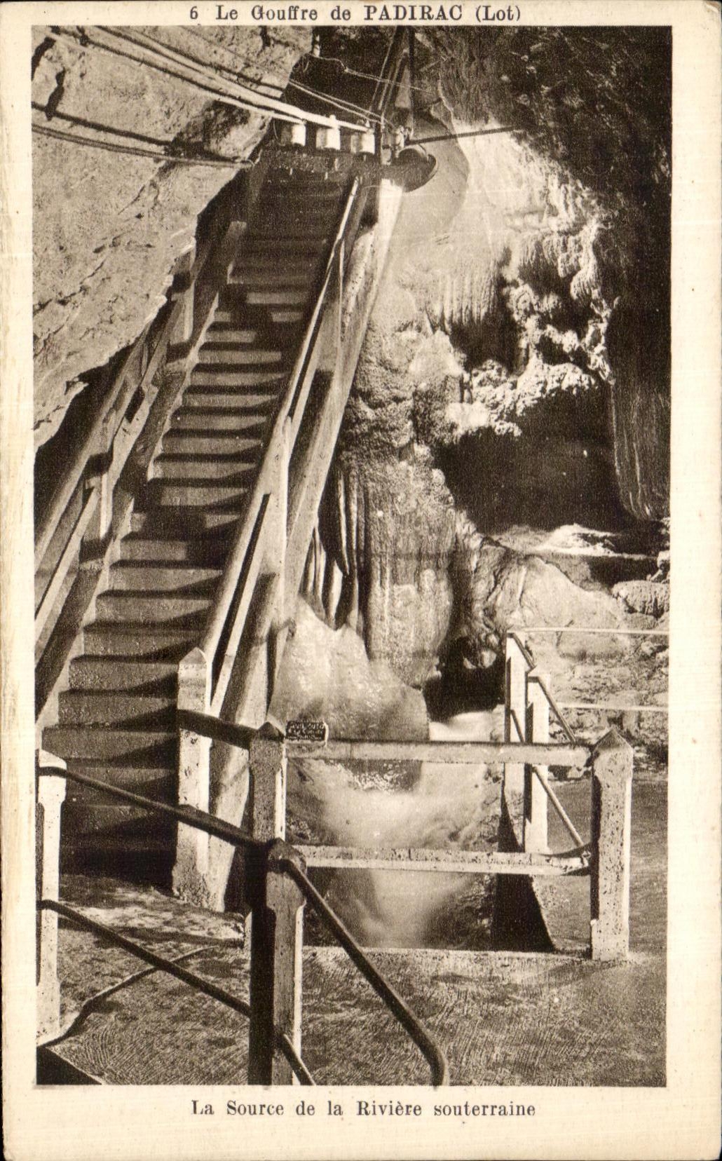 CPA Le gouffre de Padirac la Source de la Riviere souterraine