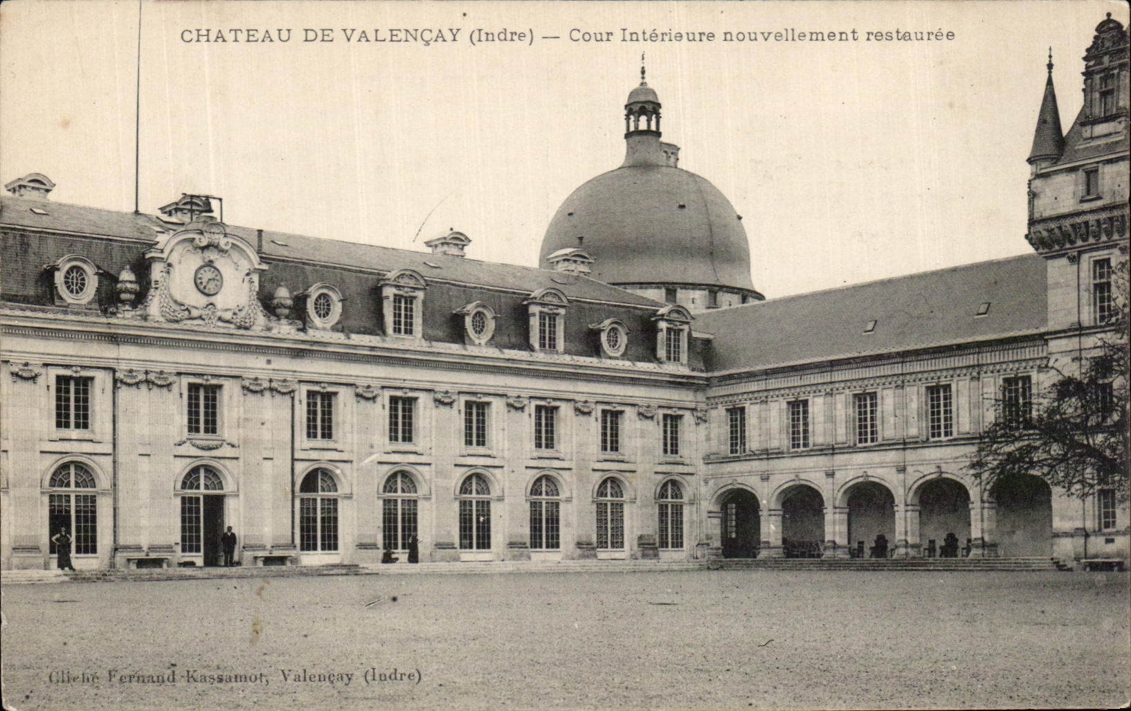 CPA Chateau De Valencay Interior Court lately restauree