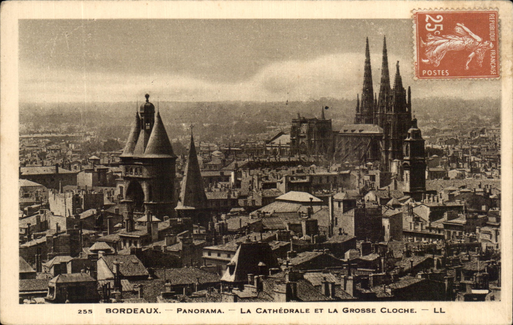 CPA Bordeaux Panorama the Cathedral And the Large Bell