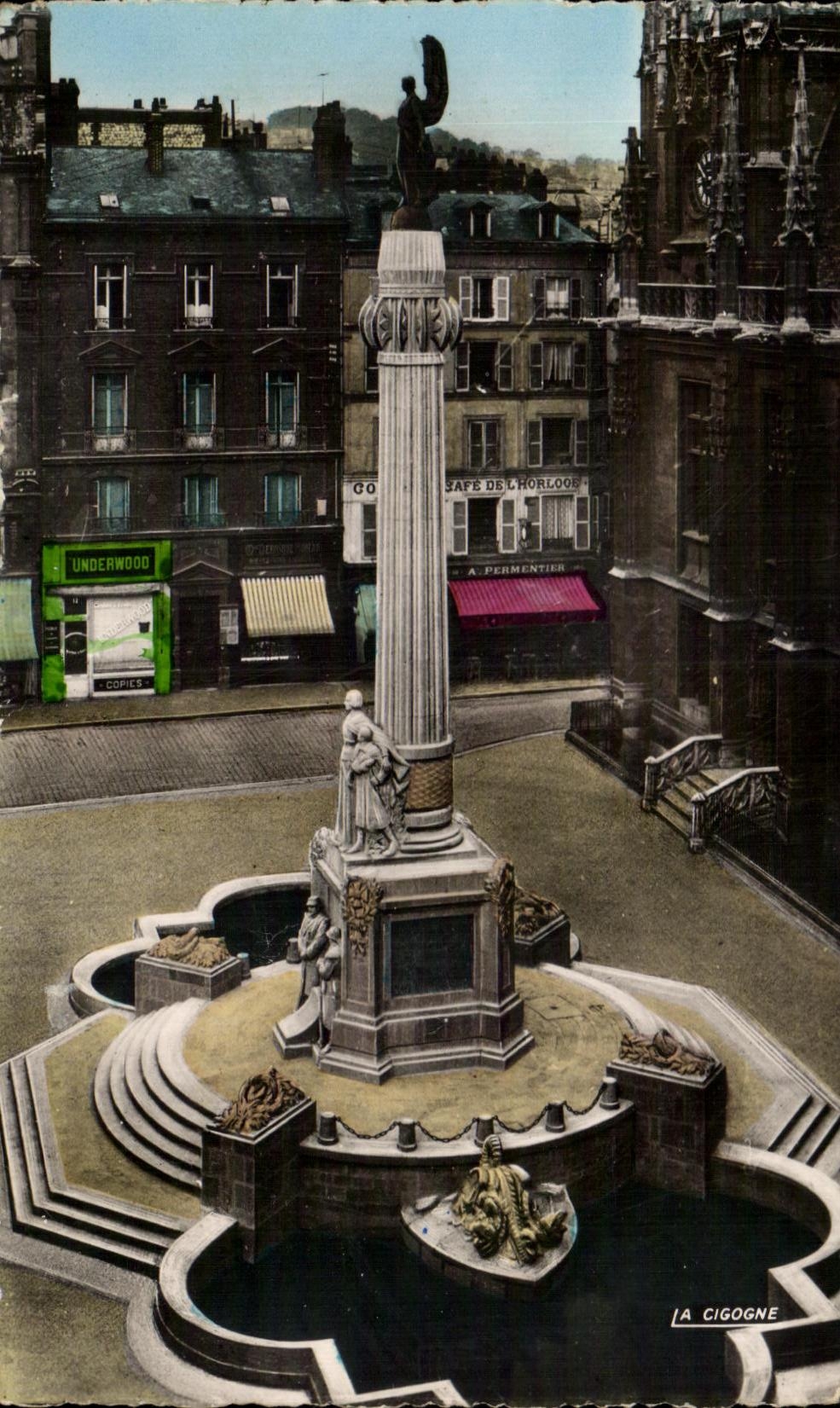 CPA Rouen Monument of the Victoire