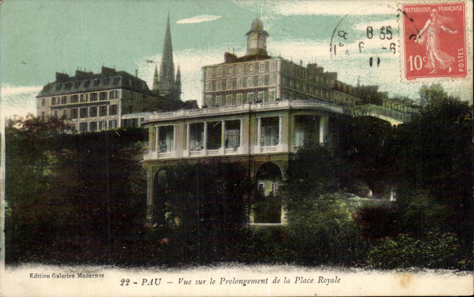 CPA Pau Vue sur le Prolongment de la Place Royale