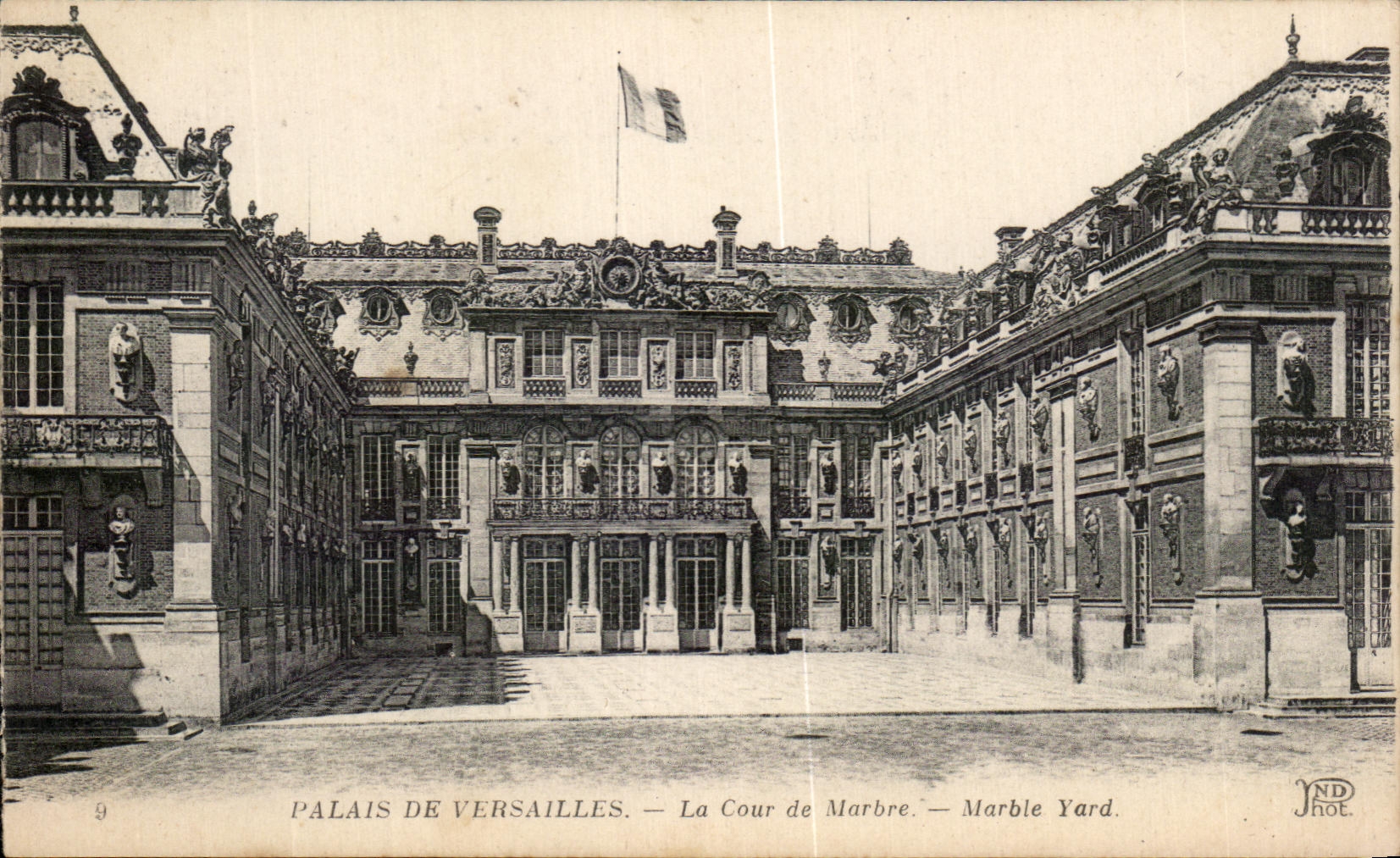 CPA Place De Versailles La Cour de Marbre 