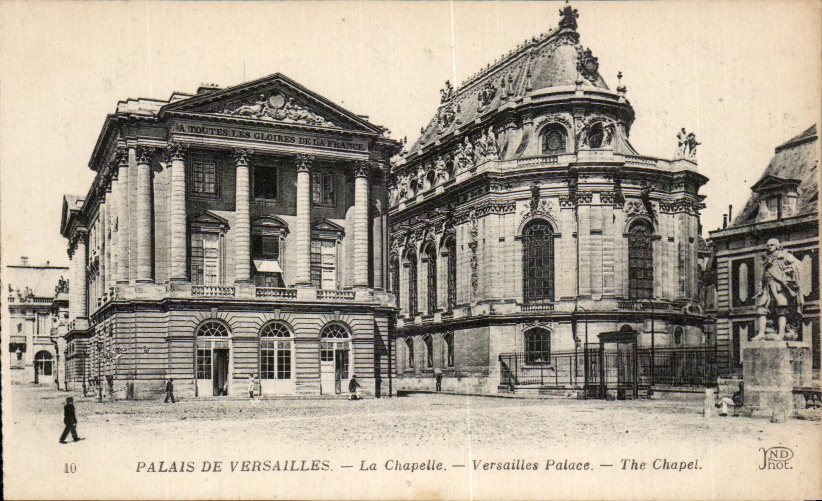 CPA Place De Versailles La Chapellet