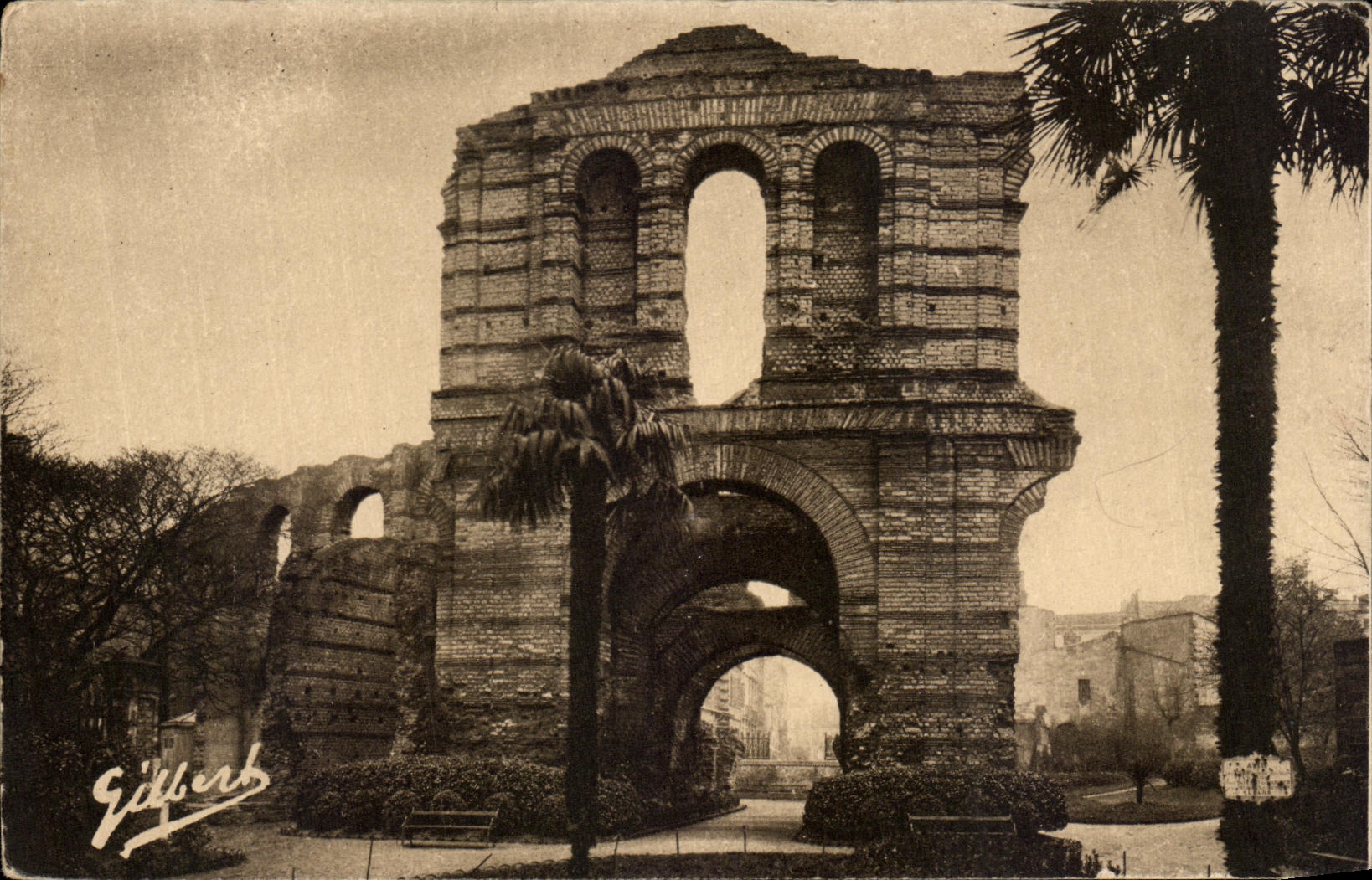 CPA Bordeaux Ruins of the Gallien Palate