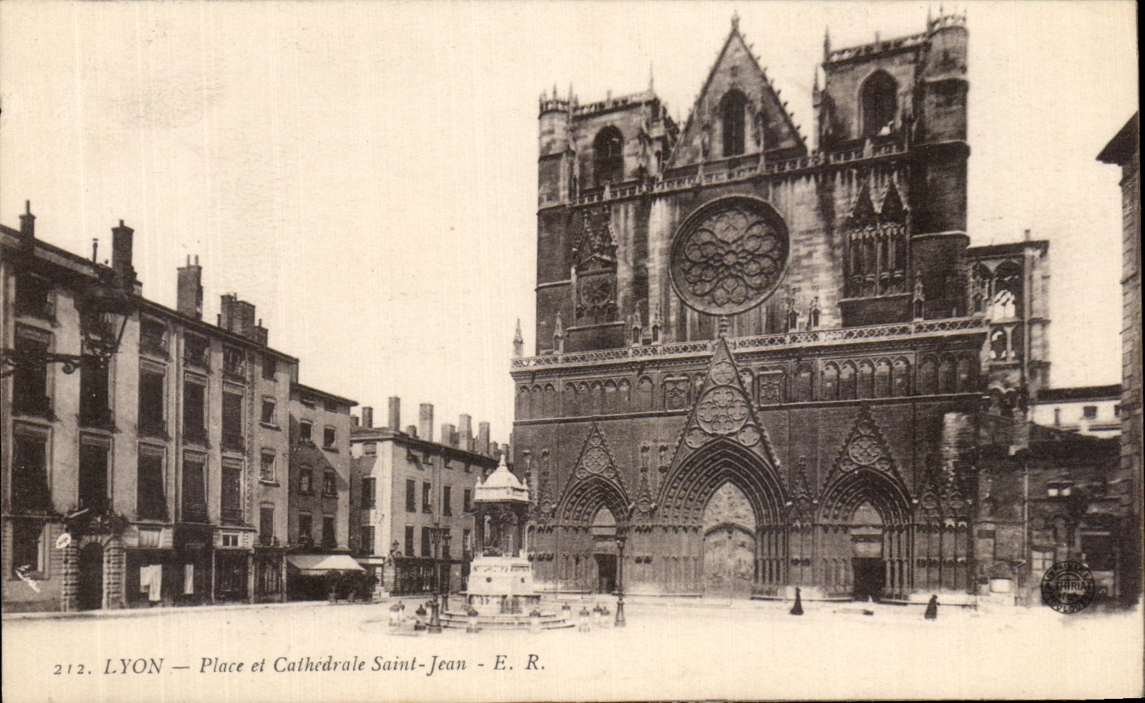 CPA Lyon Places and Cathedral Saint Jean