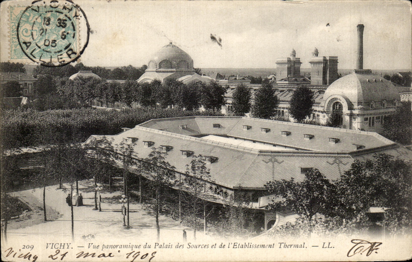 CPA Vichy Vue Panoramique du Palais des Sources et de l'Etablissement Thermal
