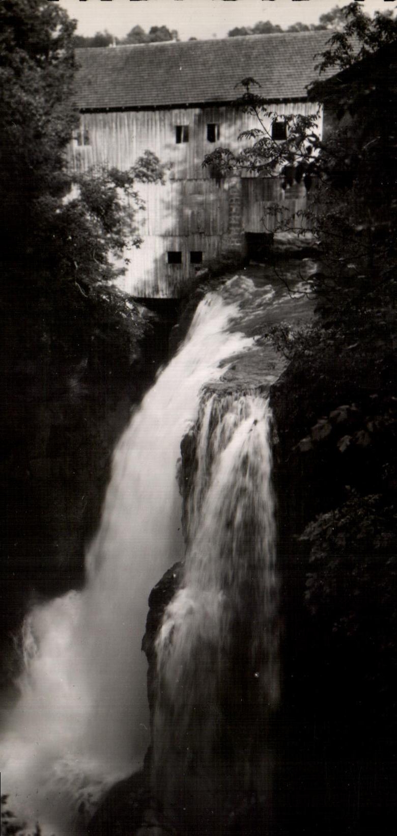CPSM France Count Pittoresque Surroundings of Champagnole the Boards in Mantogne Cascades of Langouette