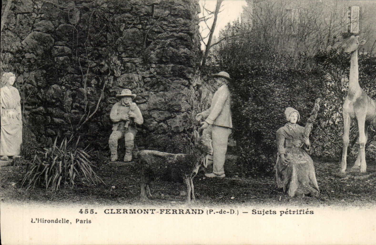 CPA Clermont Ferrand Sujets petrify Chevre Giraffe