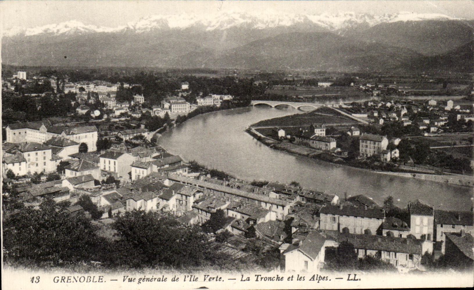 CPA Grenoble View of the Green Island the Mug and the Alps