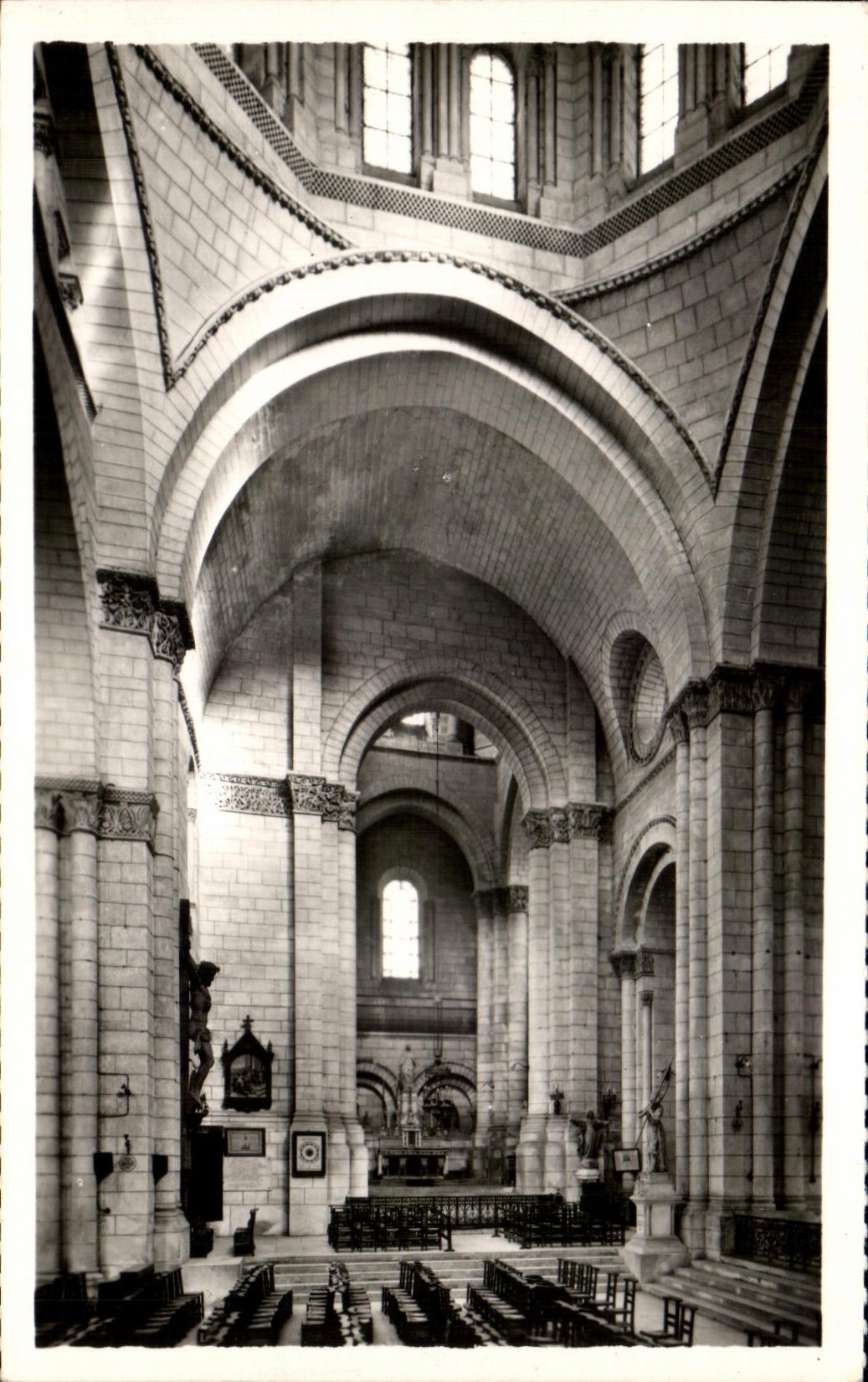 CPA Angouleme Cathedrale Transept nord Autel de la vierge 