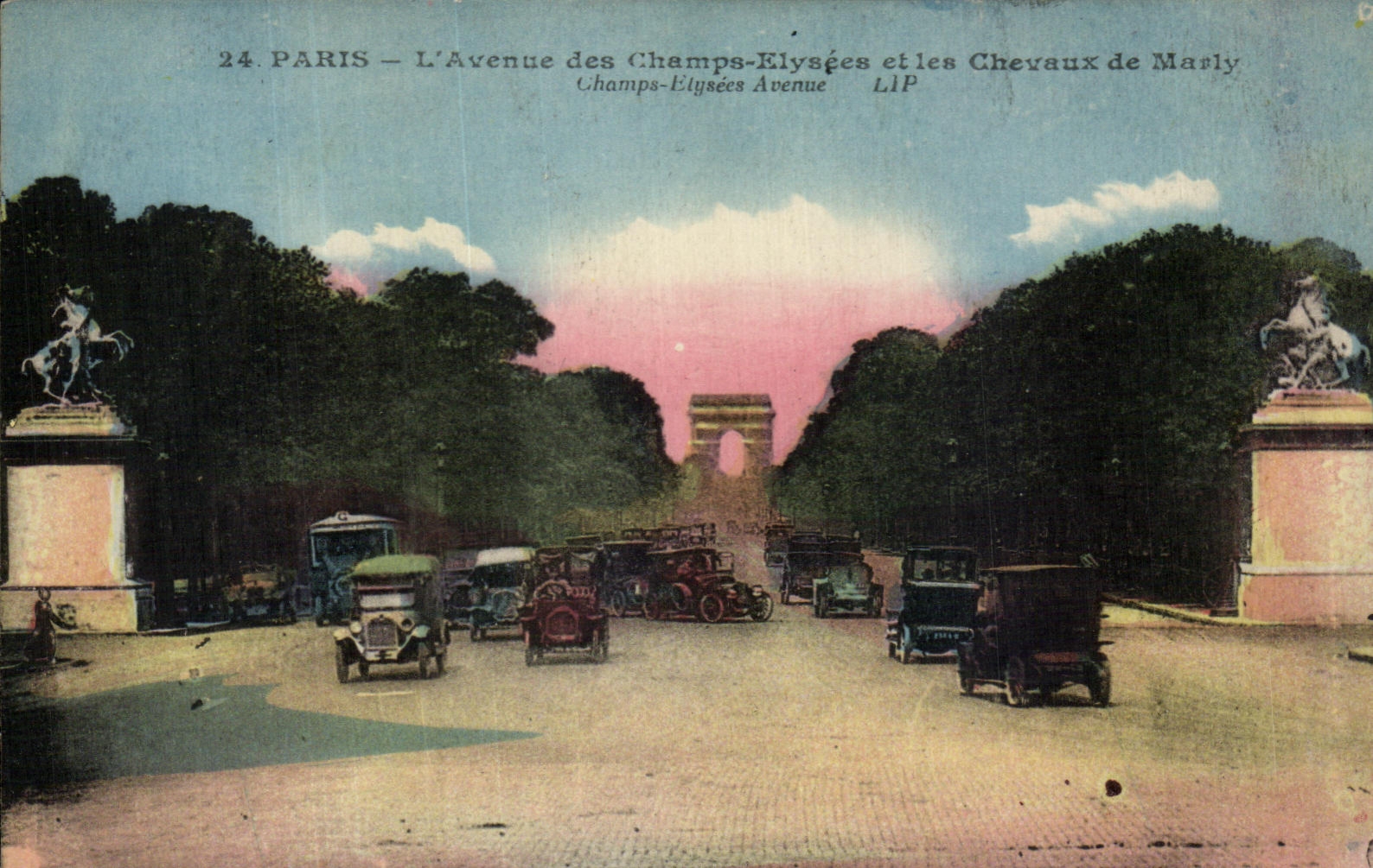 CPA Paris the Avenue of the Champs Elysees and Horses of Automobile Marly