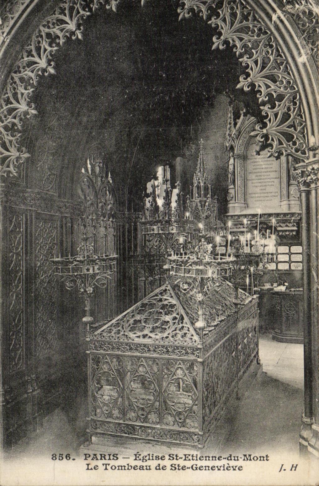 CPA Paris Church St Etienne of the Mount the Tomb of co Genevieve